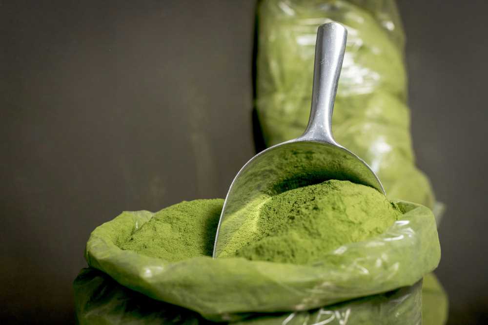 Kratom a legalita ve světe, kam vycestovat s balíčkem kratomu 